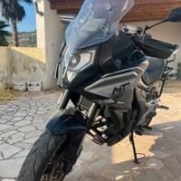 CF Moto MT 700