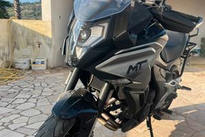 CF Moto MT 700