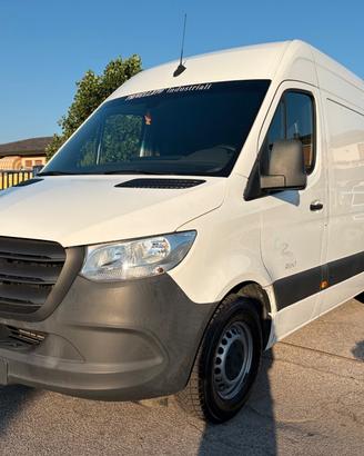 Mercedes-benz Sprinter F37/33 311 CDI RWD TA Furgo