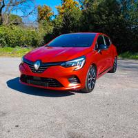 Renault Clio V techno E-Tech full hybrid 145