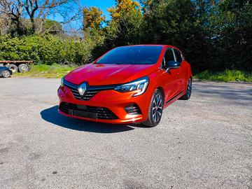 Renault Clio V techno E-Tech full hybrid 145