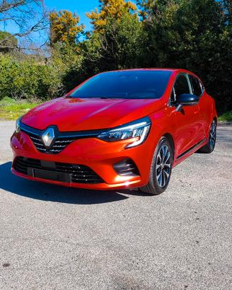 Renault Clio V techno E-Tech full hybrid 145