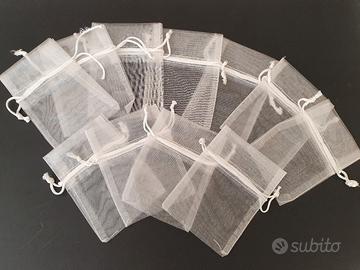 N. 23 Sacchettini in organza bianca 