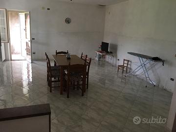 Palazzina di 3 piani indipendente con garage