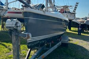 B2 Marine Djinn 7 barca a vela