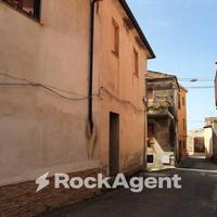 PIENO CENTRO DI AMATO - CASA INDIPENDENTE SU 3 LIV