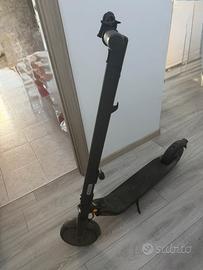 Monopattino elettrico ninebot segway E25E