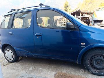 Parti di ricambio TOYOTA YARIS VERSO 2002