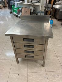 Tavolo acciaio inox con 4 casetti professionali
