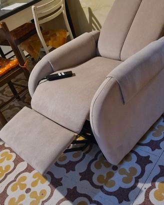 Poltrona Comfort TECNOESPANSi praticamente nuova, 