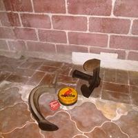 2 incudine calzolaio+2 barattoli lucido BUONE COND