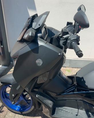 Xmax 125