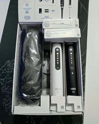 Spazzolini Elettrici Oral-B iO5 con accessori