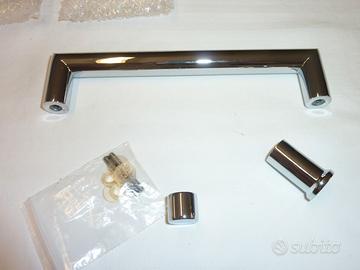 Maniglia per box doccia in acciaio cromato. Nuova