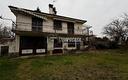 villa-libera-su-4-lati-con-terreno-privato-e-box-a