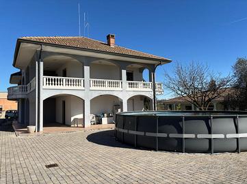 VILLA SINGOLA A DIVIGNANO
