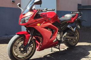 Yamaha FZ1 Fazer 1000 GT – Allestimento Touring