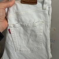 pantaloni levis