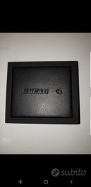 Ducati cofanetto in legno e pelle.
