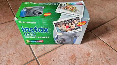 fujifilm instax 200 smontata per pezzi di ricambio