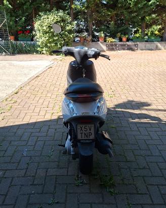 Scooter zip 50 2t