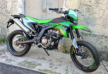 Kxe 125 125 4t Motard Usato Cfmoto Moto 125 Listino Negozi Moto