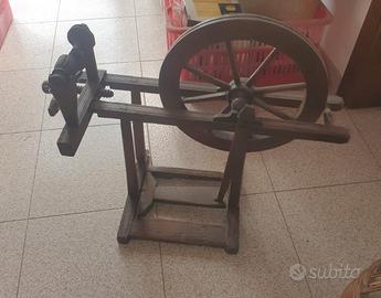 Antico Arcolaio da Filatura in Legno