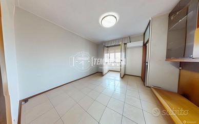 MM1 SAN LEONARDO - 3 LOCALI PIANO ALTO!