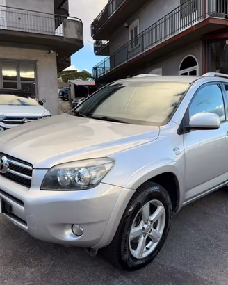 TOYOTA RAV4 2.2 D-4D 177 CV Sol Plus