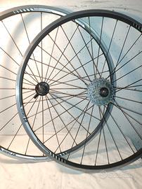 Ruote DT Swiss Axis 1.0 + Cassetta Shimano 105