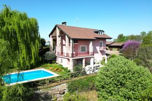 Villa di 310 m² con più di 5 locali e box auto dop