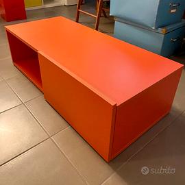 Comodino rosso per cameretta