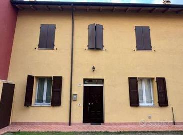 Immobile in asta di 135 m² con 3 locali a Crevalco