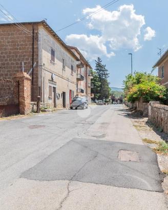 3 LOCALI A BLERA