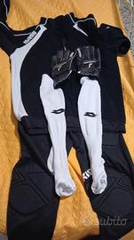 completo portiere calcio - Guanti Reusch  