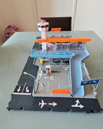 Aeroporto Matchbox con Luci, Suoni e Parti Mobili 