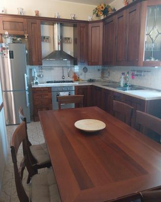 Cucina in vero legno massello