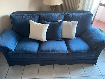 Divano 3 posti in tessuto blu, classico