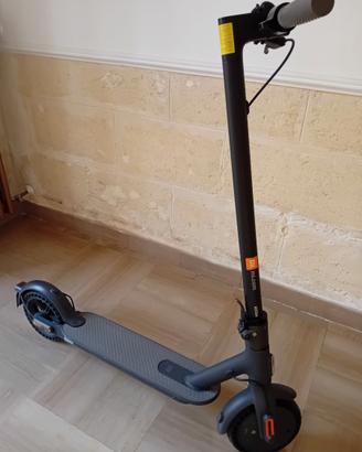 MONOPATTINO ELETTRICO XIAOMI ESSENTIAL