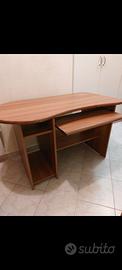  scrivania usata in buone condizioni