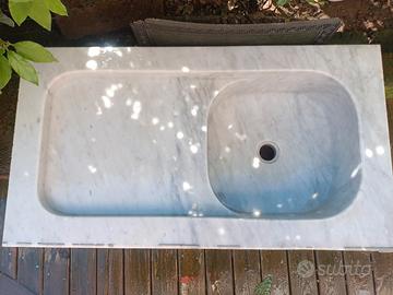 Lavandino in marmo bianco di Carrara