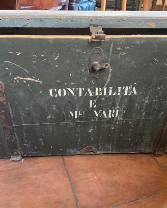 Contenitore antico