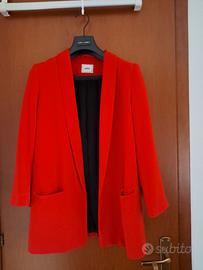 trench rosso marca Pimkie