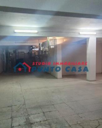 PRESSI STADIO-Via Liguria - Magazzino di 400mq ca