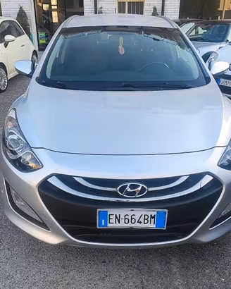HYUNDAI i30 WAGON 1.6 CRDi COMFORT 128 CV (A59)
