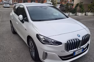 BMW 225 Xe