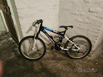 Bici raggio 24 ( da ripristinare freni e bucatura