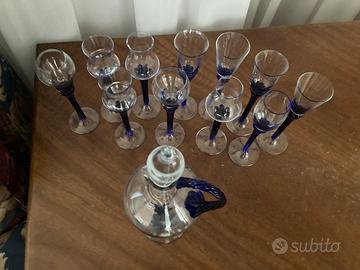 Caraffa più bicchieri mirano