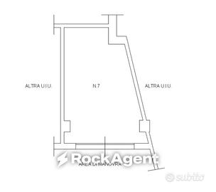 Box / Garage di 17 m² a Roma