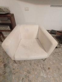 Poltrona Ikea modello Kappsta  piedini in acciaio